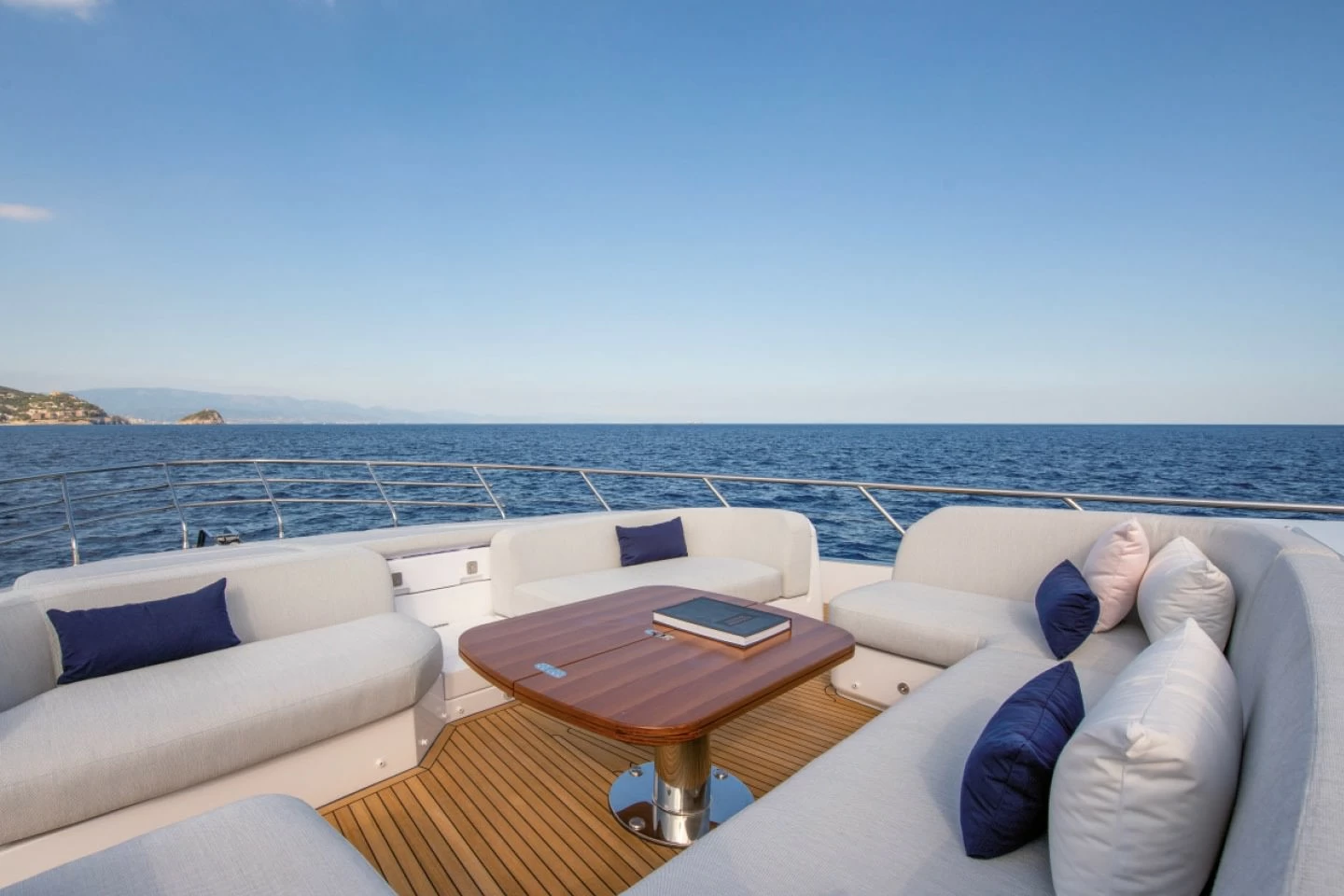 阿兹慕(azimut)Fly 72游艇