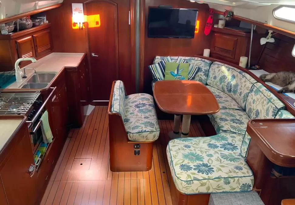 博纳多(Beneteau)473游艇内饰