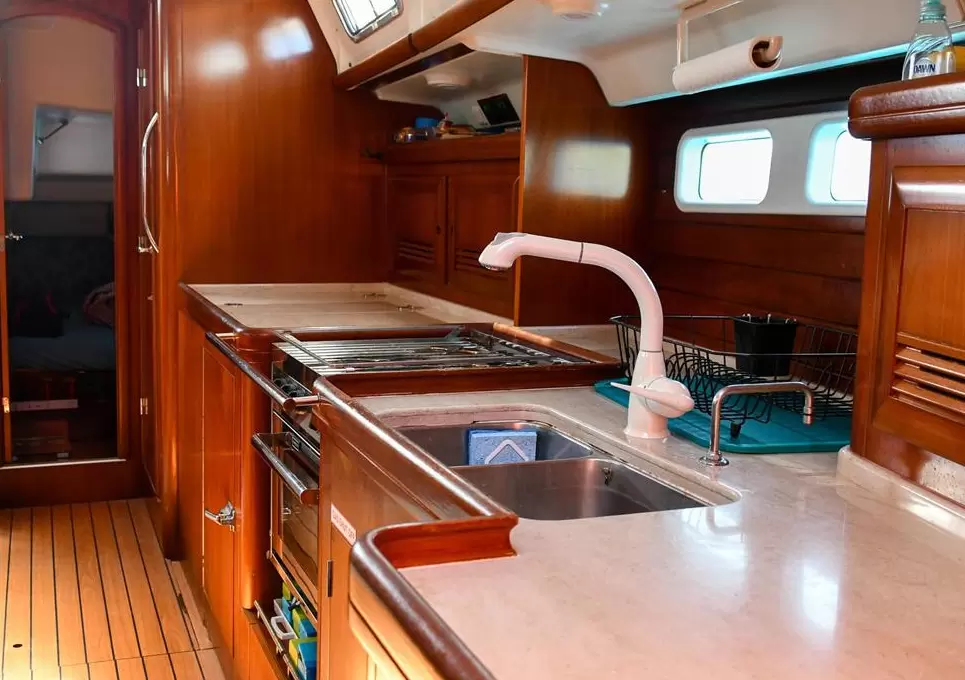 博纳多(Beneteau)473游艇厨房