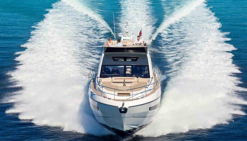 菲尔兰(Fairline)Squadron53飞桥游艇