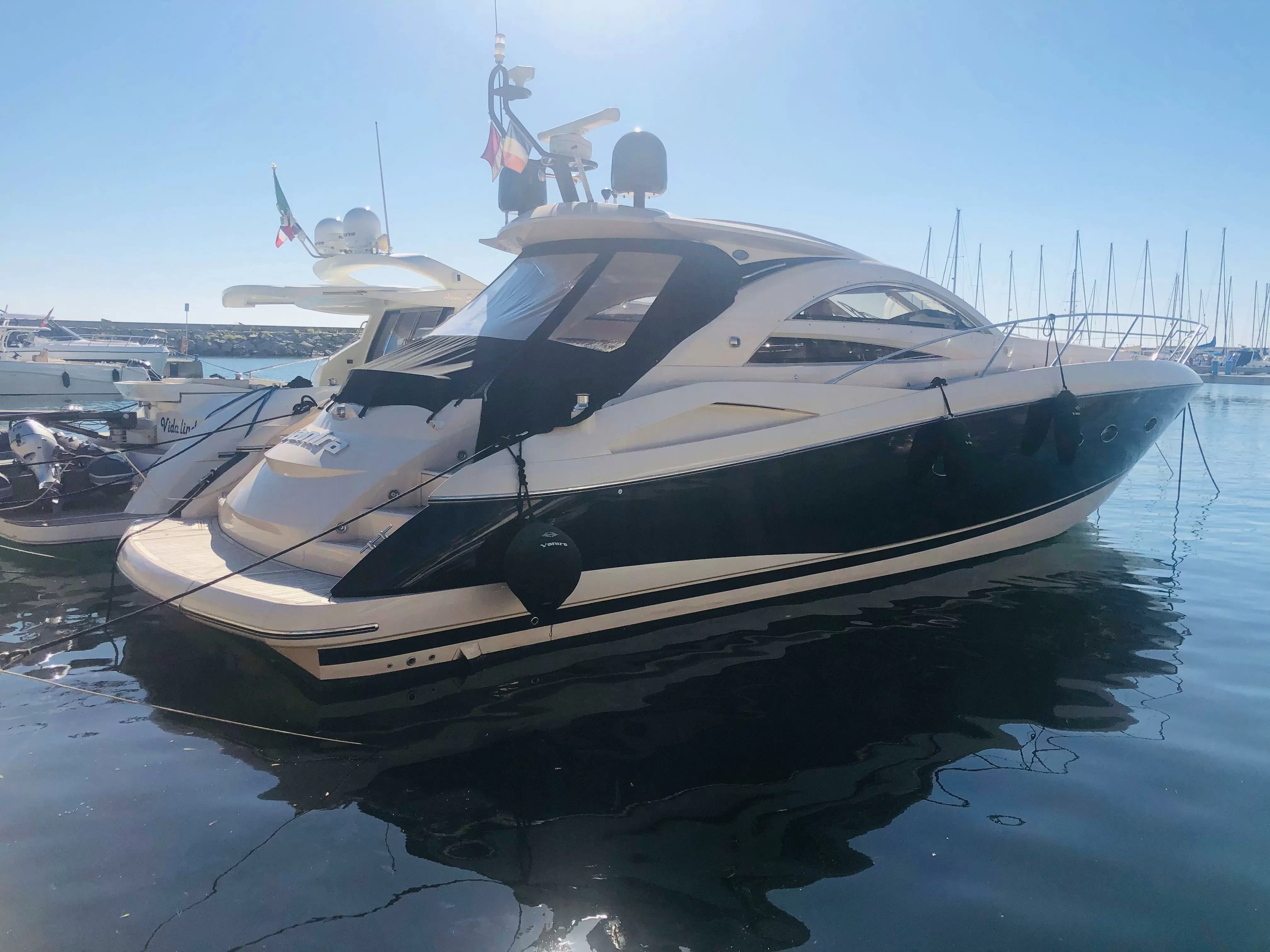 圣汐(Sunseeker)Portofino53中型游艇价格配置