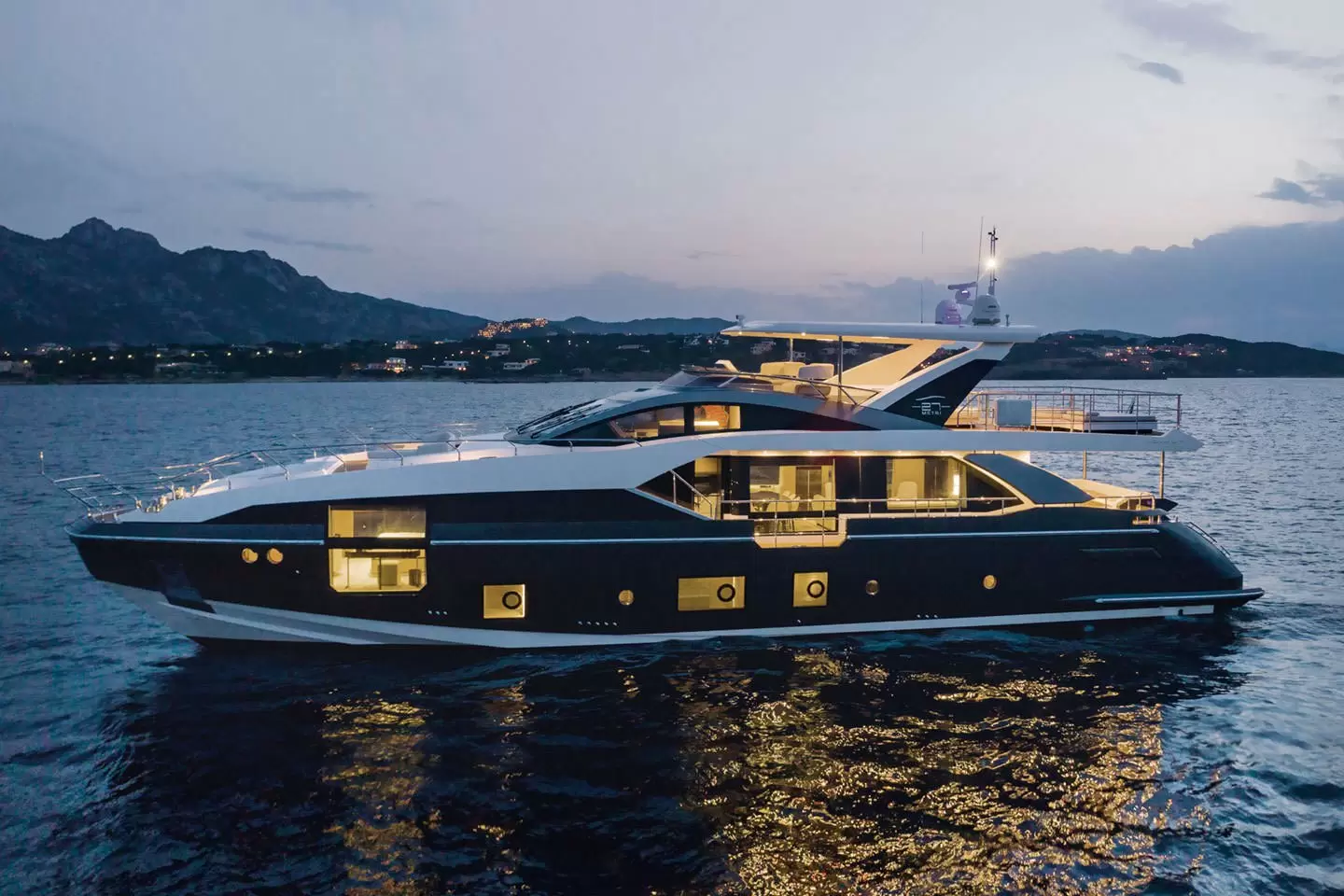 Azimut Grande 27-MAN-1900