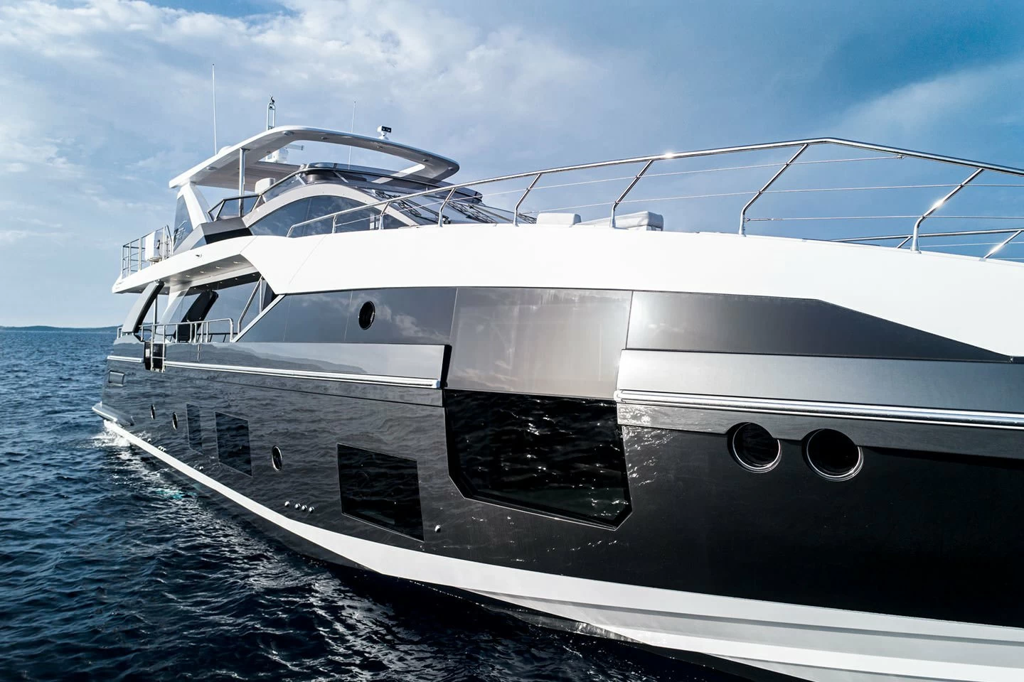 Azimut Grande 27-MAN-1900