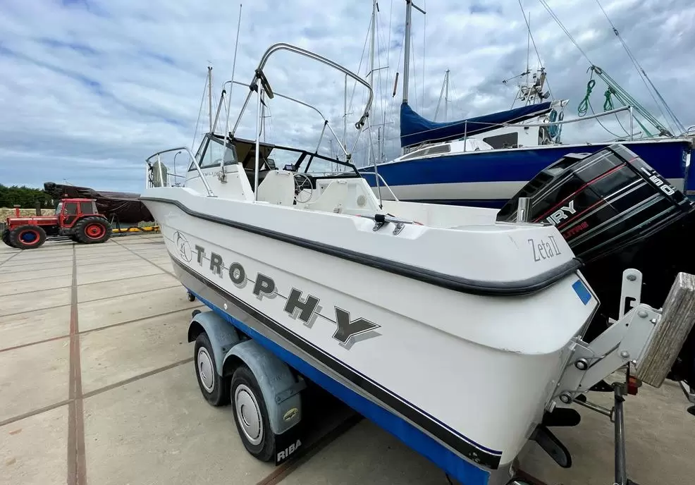 贝琳娜(Bayliner)2549Trophy二手游艇
