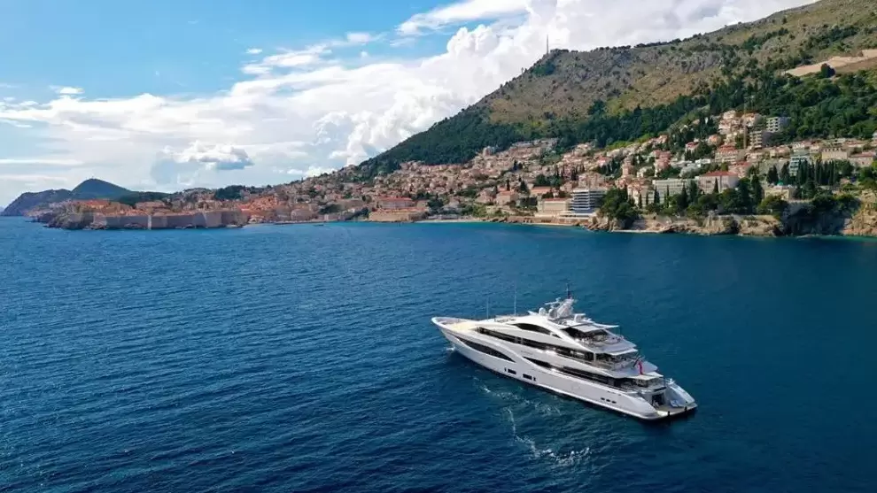斐帝星(Feadship)Arrow超级游艇