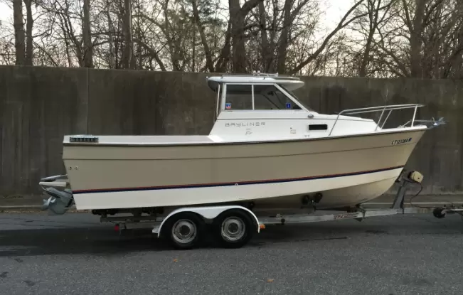 贝琳娜(Bayliner)800二手游艇