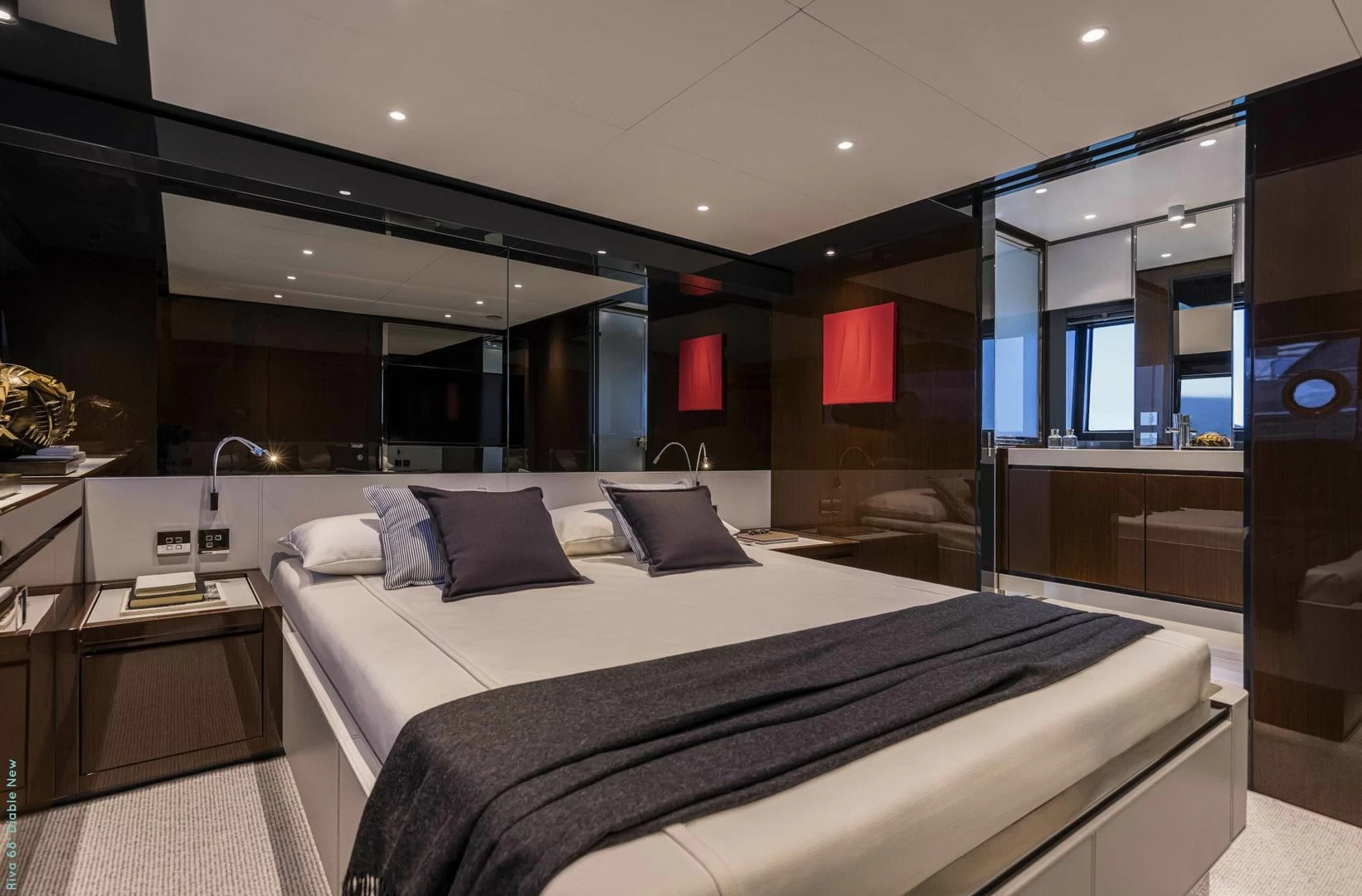丽娃(Riva)68英寸Diable游艇