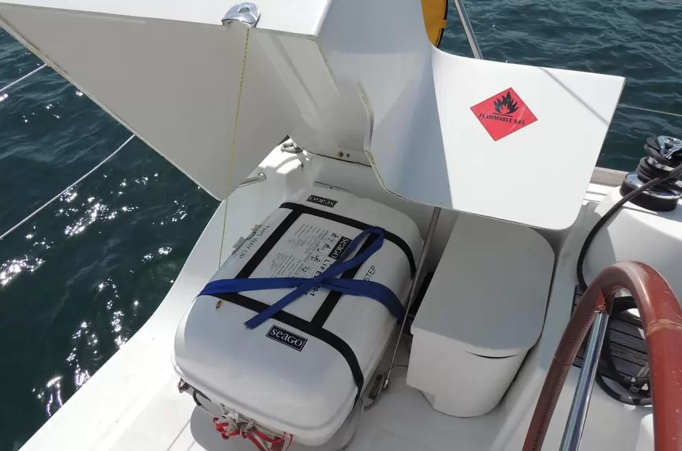 博纳多(Beneteau)遨享仕31二手单体帆船游艇