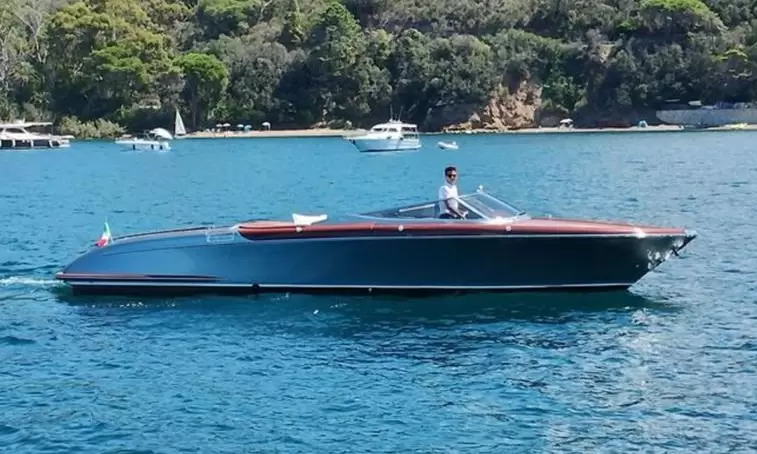 丽娃(Riva)Aquariva33Super摩托艇
