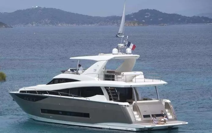 沛海驰(Prestige)750二手游艇