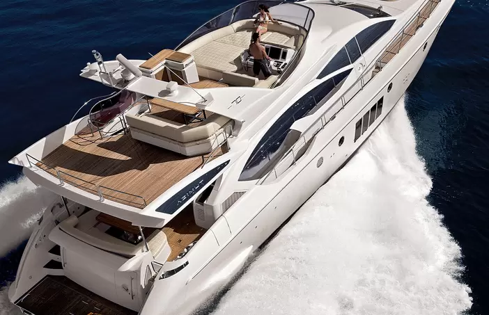 阿兹慕(Azimut)70飞桥游艇