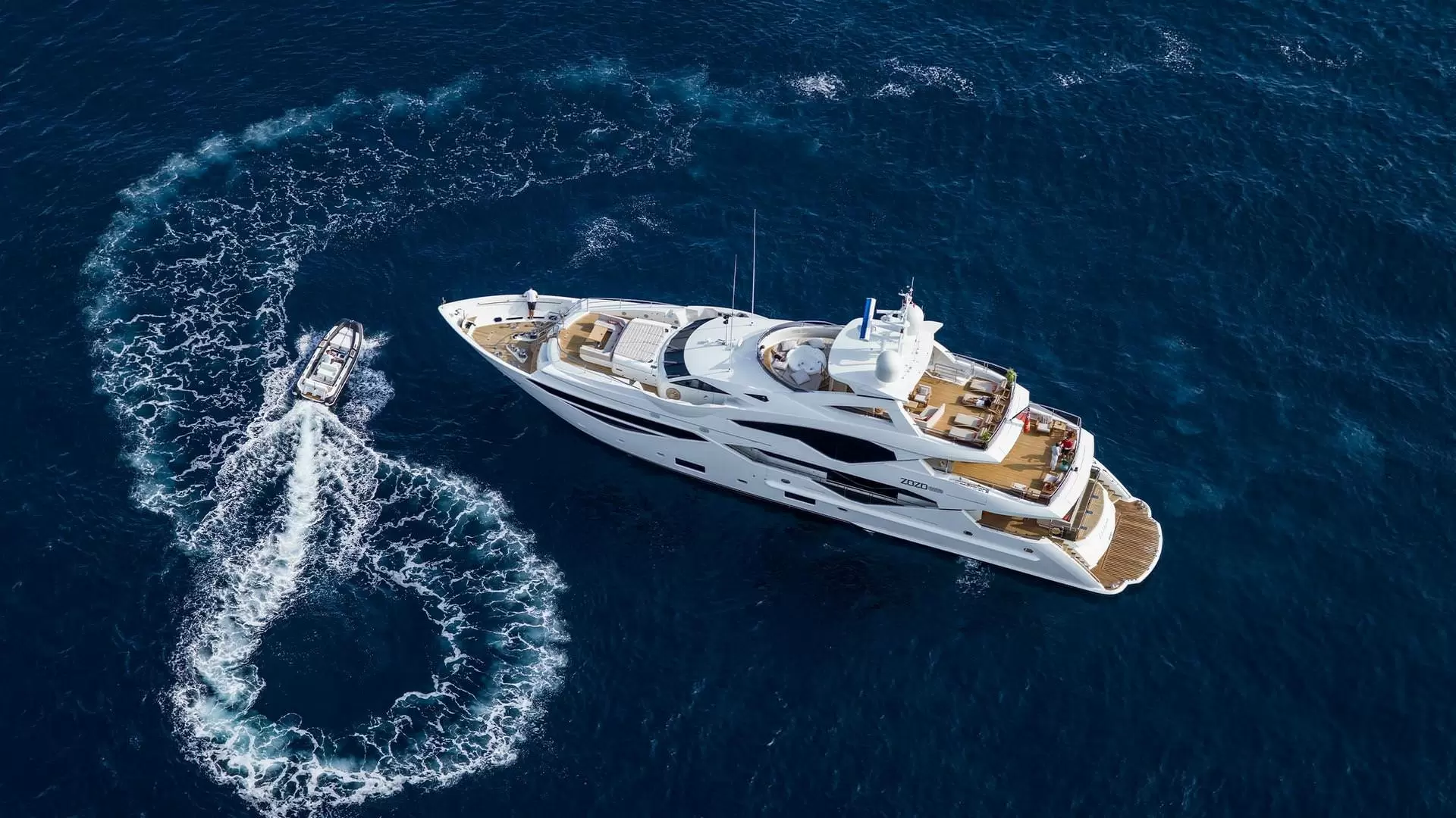 2亿人民币的圣汐(Sunseeker)131飞桥超级游艇