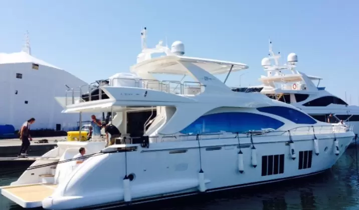 阿兹慕（Azimut）84大型豪华游艇