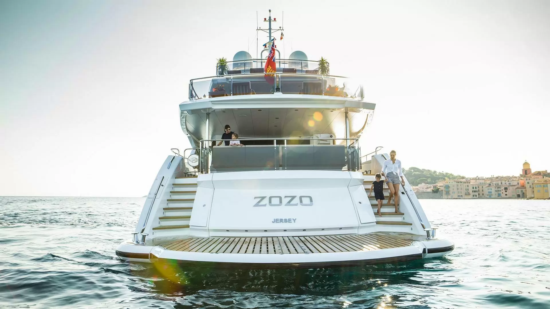 2亿人民币的圣汐(Sunseeker)131飞桥超级游艇