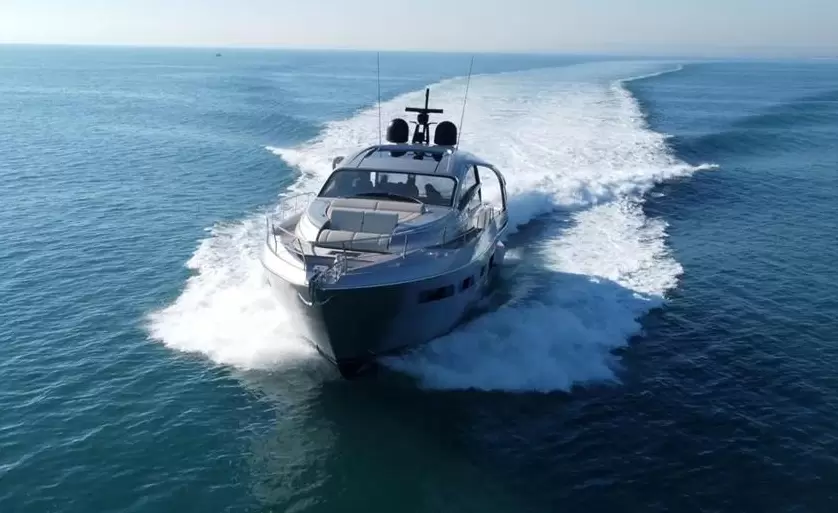 博星(Pershing)7X二手游艇