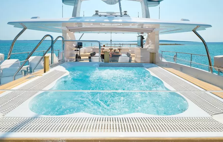贝尼蒂(Benetti)Crystal140二手游艇游艇池