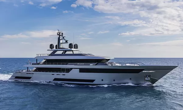 丽娃(Riva)50米Race号超级游艇价格为3000万美元