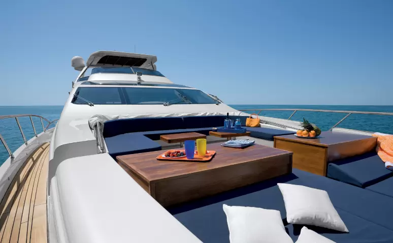 阿兹慕(Azimut)100Leonardo飞桥游艇价格6800万