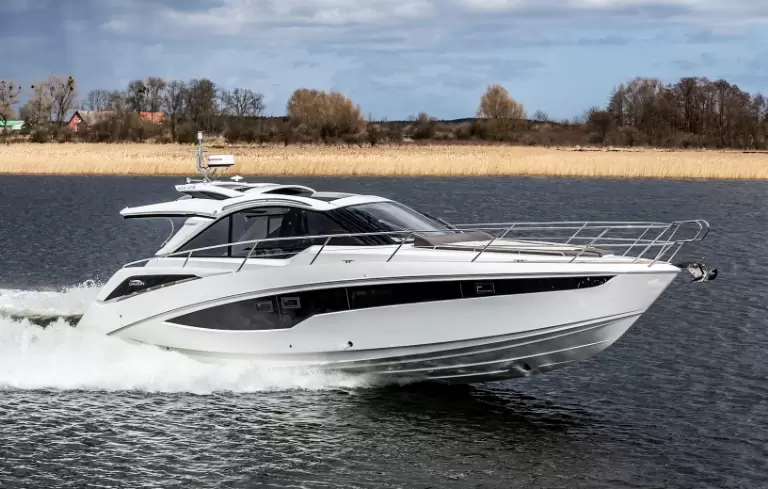 豪华品牌网提供卡帝尔(Galeon)365HTS快艇参数