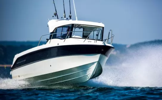 博纳多(Beneteau)巴拉可达8海钓艇价格88万