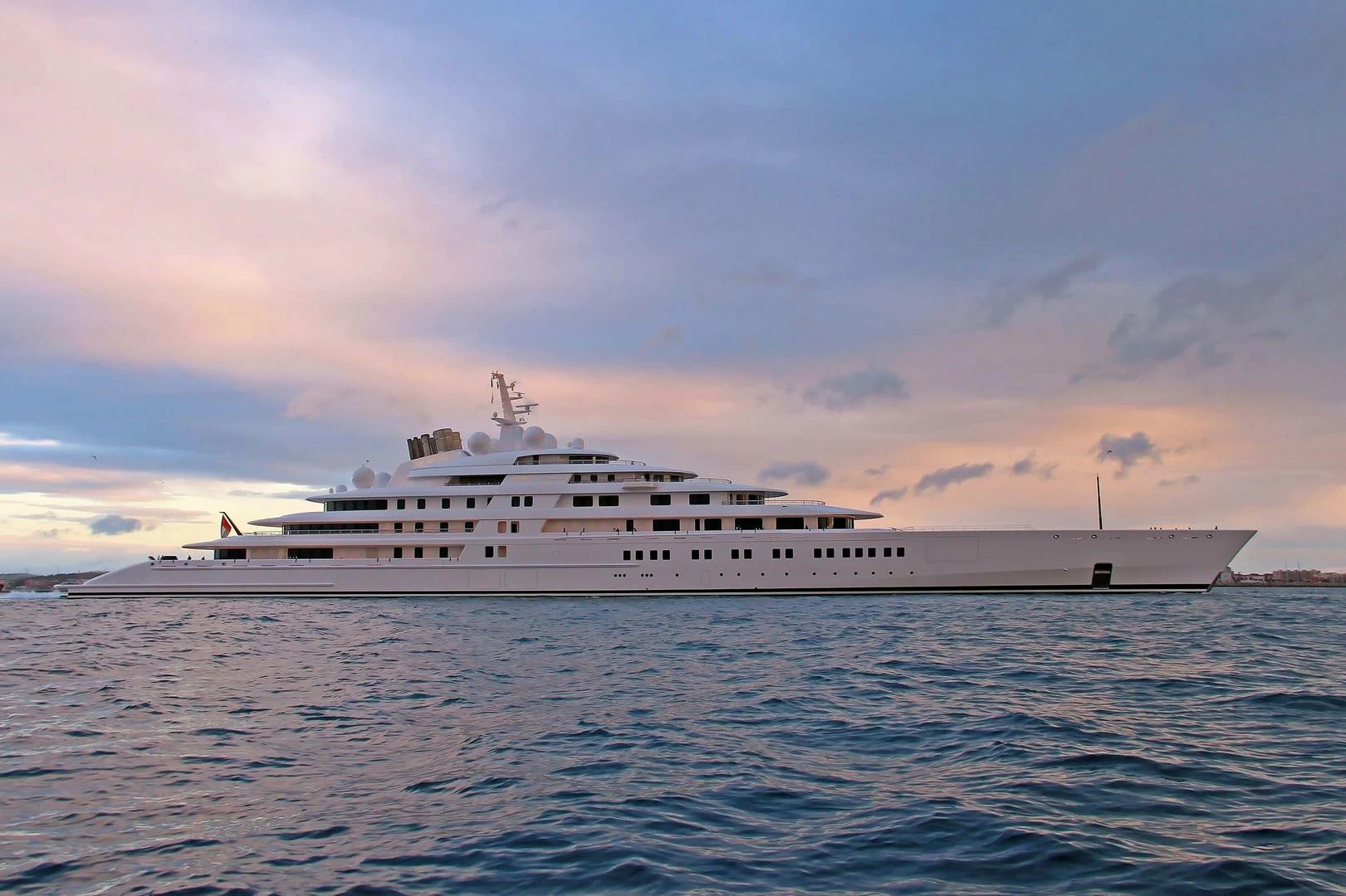 乐顺(Lurssen)Azzam超级游艇