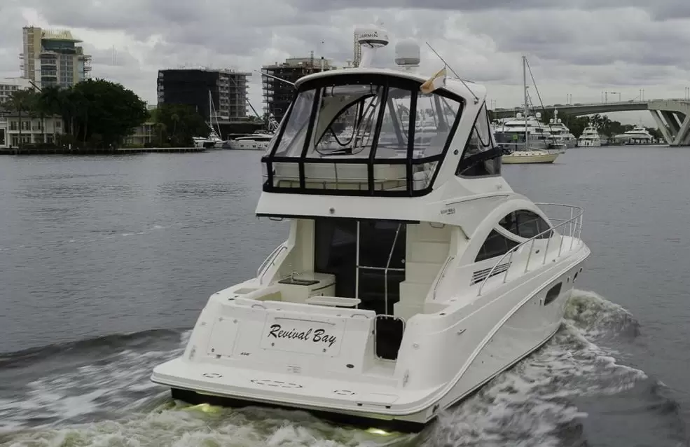 进口二手游艇希瑞（SeaRay）450SedanBridge游艇