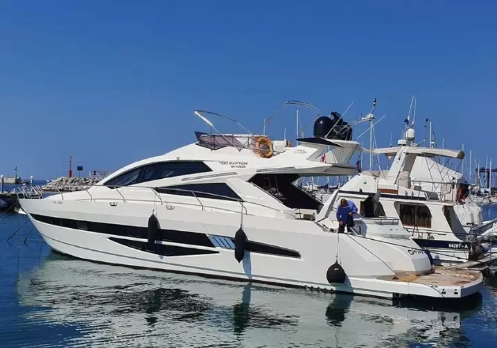 卡帝尔(Galeon)700Raptor游艇