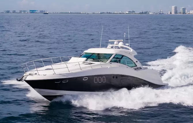 希瑞(SeaRay)580Sundancer飞桥游艇参考价格为1950万元