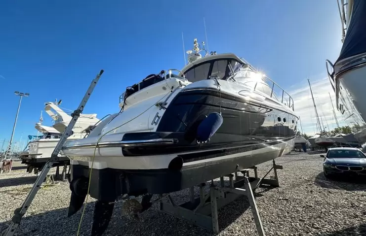 公主(Princess)V46二手游艇