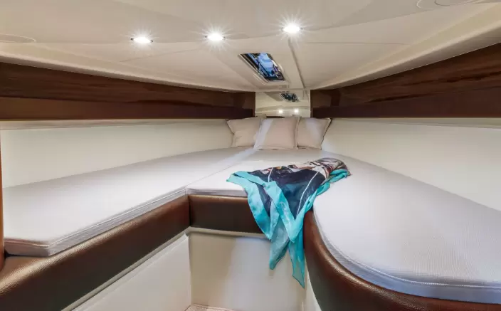 丽娃（Riva）AquarivaSuper33快艇休息区