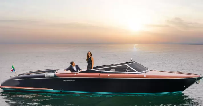 丽娃（Riva）AquarivaSuper33快艇