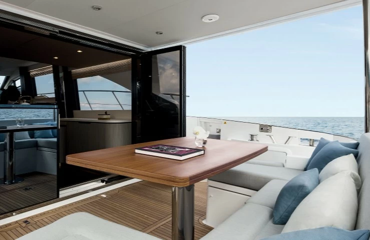 阿慕兹(Azimut)55飞桥游艇售价1500万