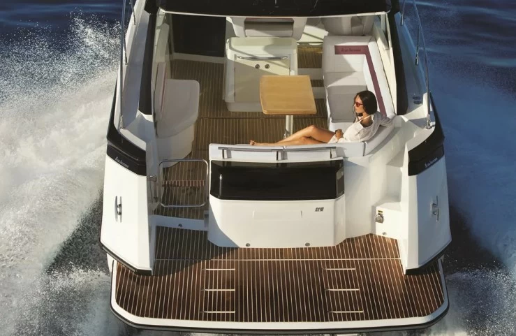 博纳多(Beneteau)GT40运动游艇