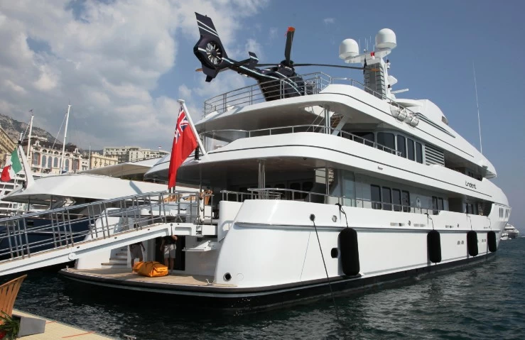 豪华游艇斐帝星(Feadship)Trident飞桥游艇