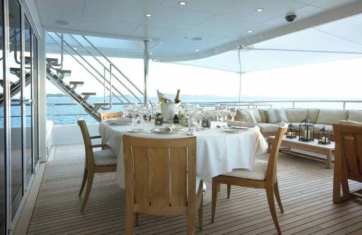 斐帝星(Feadship)Harle飞桥游艇甲板