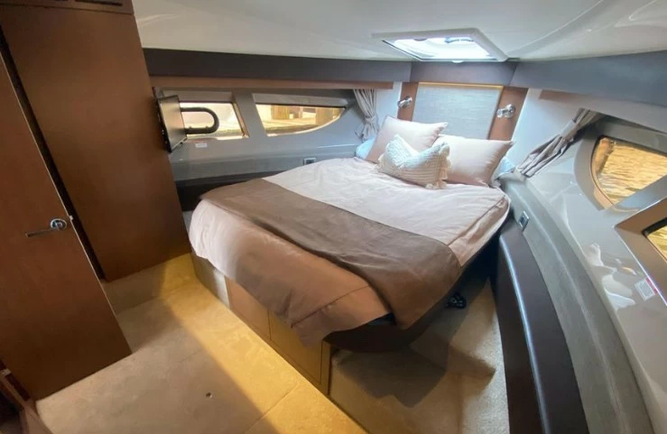 希瑞(SeaRay)400飞桥游艇价格为750万元