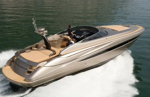 丽娃（Riva）Rivale52游艇价格在1766至1816万元之间