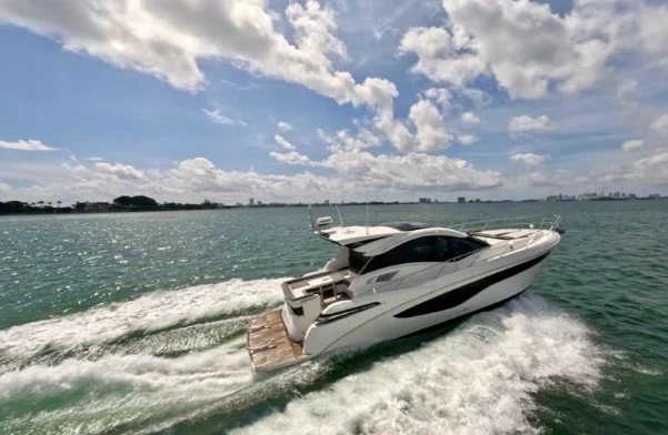 卡帝尔(Galeon)485HTS二手游艇