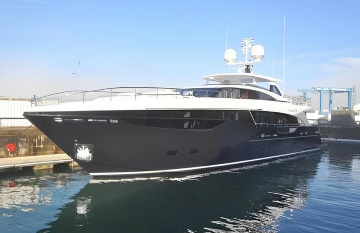 公主(Princess)35M二手飞桥游艇售价1150万欧元