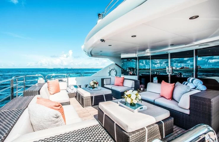 圣汐(Sunseeker)40M二手游艇一层尾舱沙龙