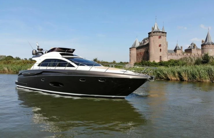 进口二手游艇丽娃(Riva)56Sportriva游艇