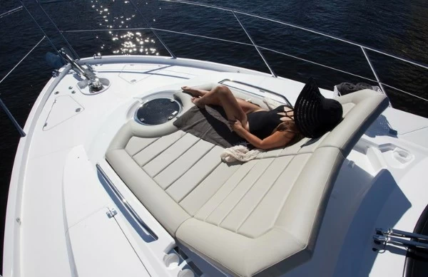 圣汐(Sunseeker)Manhattan65中型游艇价格为2160万元