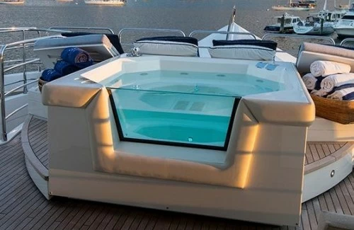 圣汐(Sunseeker)130运动豪华游艇1390万英镑