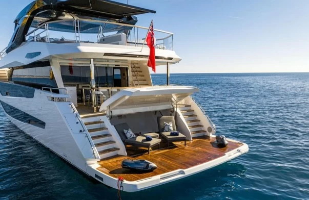 圣汐(Sunseeker)100飞桥游艇价格949.5万英镑