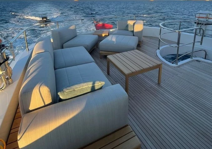 阿兹慕(Azimut)Magellano25M二手游艇价格495万欧元