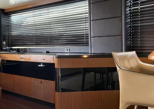 阿兹慕（Azimut）Magellano74二手游艇价格198万欧元