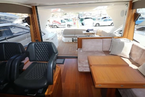 圣汐(Sunseeker)Predator57二手游艇沙龙区