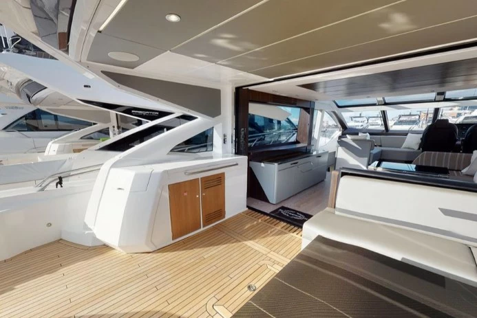 圣汐(Sunseeker)Predator74游艇价格