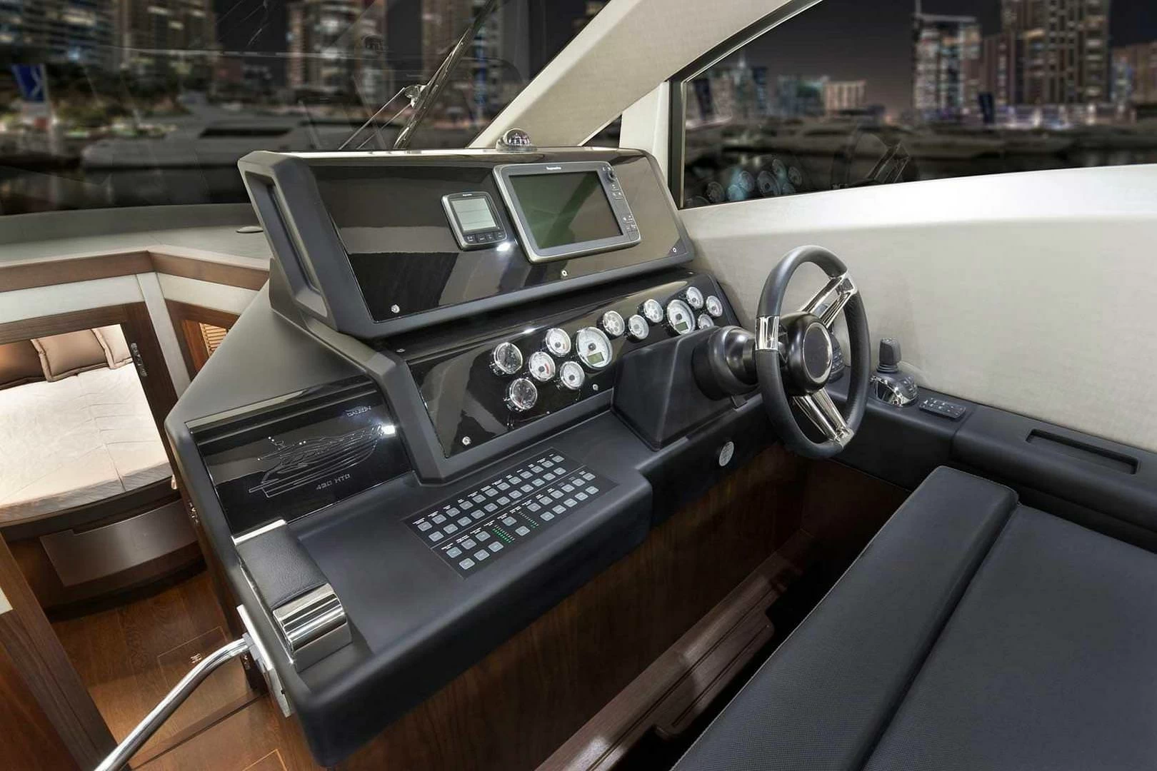 12米(41英尺)卡帝尔(Galeon)430HTC快艇价格522万元