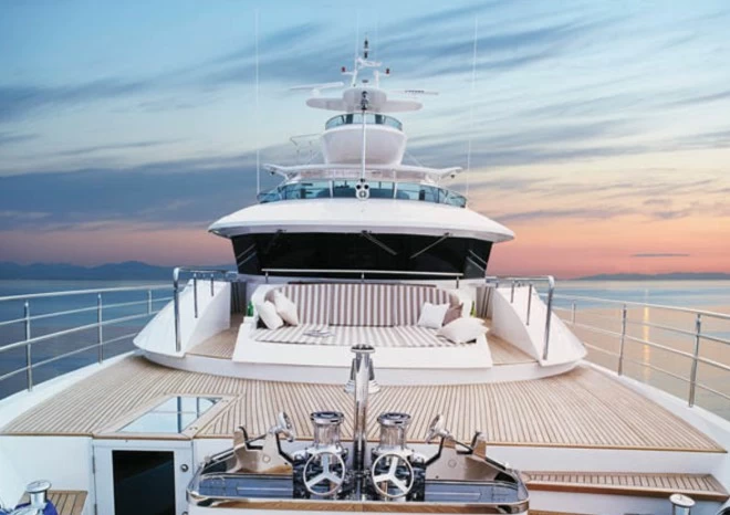 105英尺台湾嘉鸿CC105Explorer游艇价格6500万元